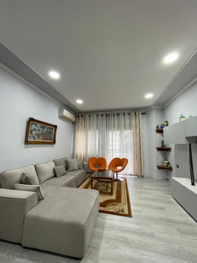 Apartamento Stone City Apartament Gjirokastër Exterior foto