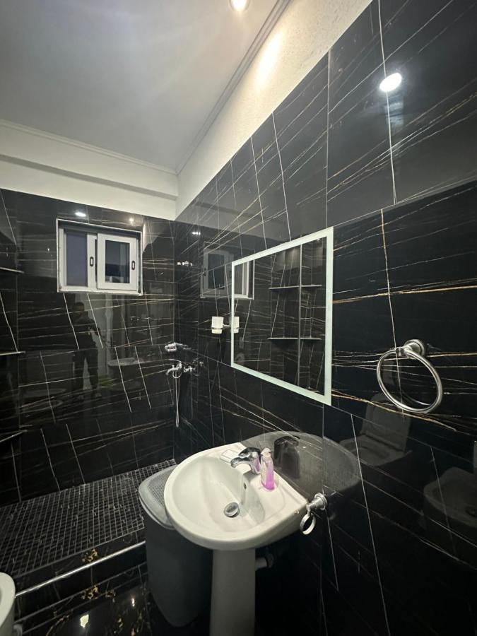 Apartamento Stone City Apartament Gjirokastër Exterior foto