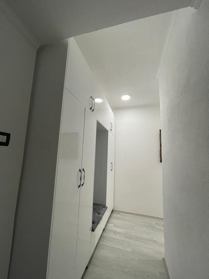 Apartamento Stone City Apartament Gjirokastër Exterior foto