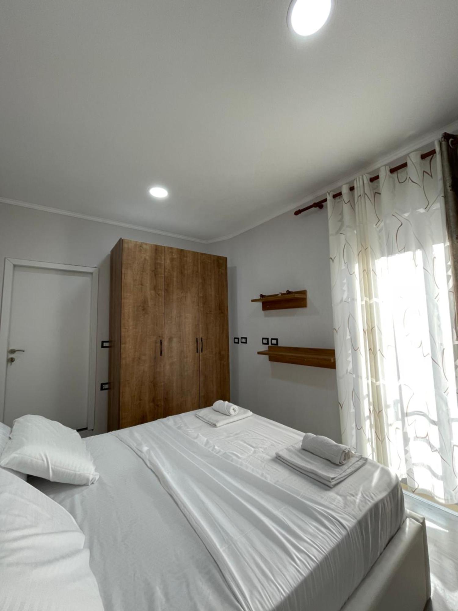 Apartamento Stone City Apartament Gjirokastër Exterior foto